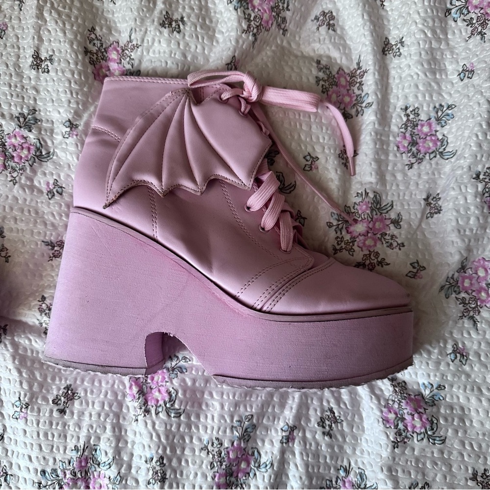 Iron fist deadstock batwing ankle boots pink 9